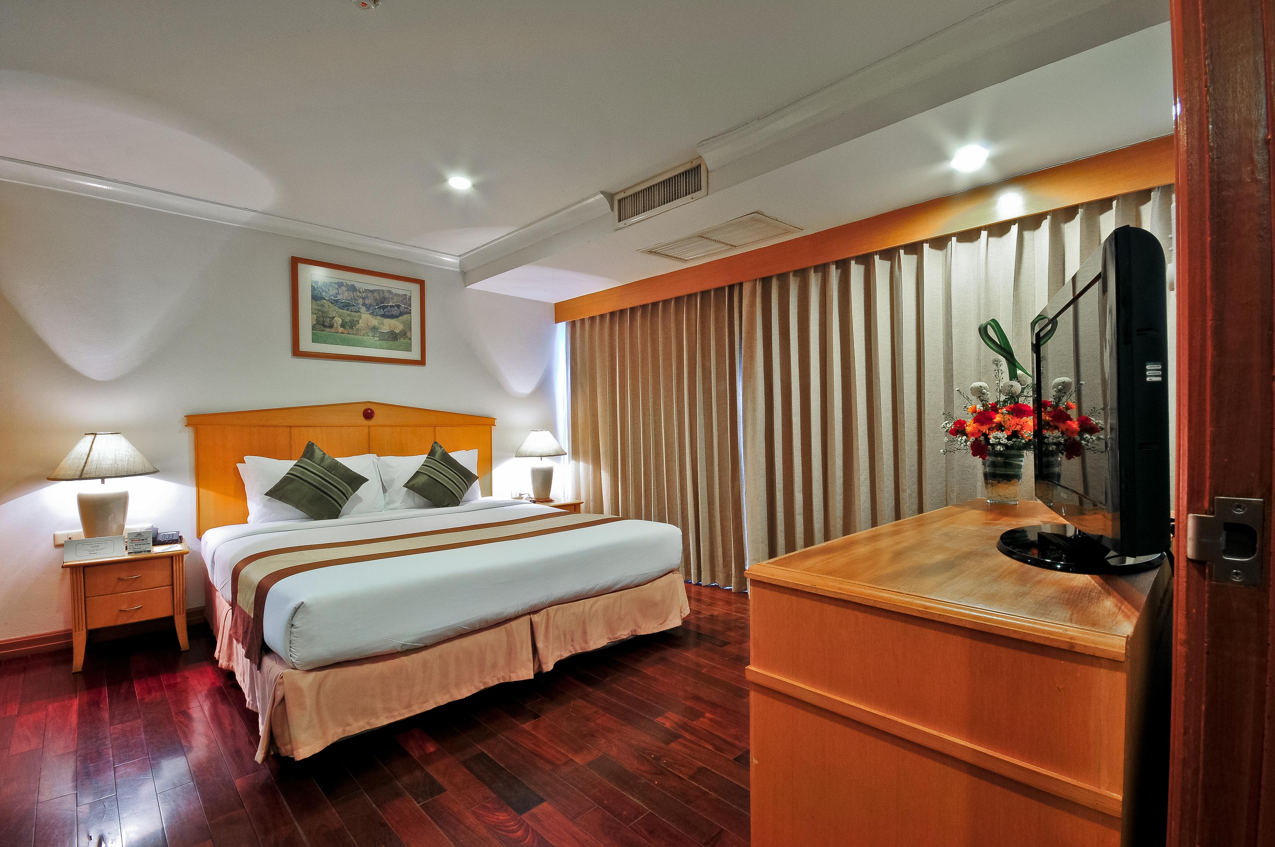 Admiral Suites Bangkok Buitenkant foto