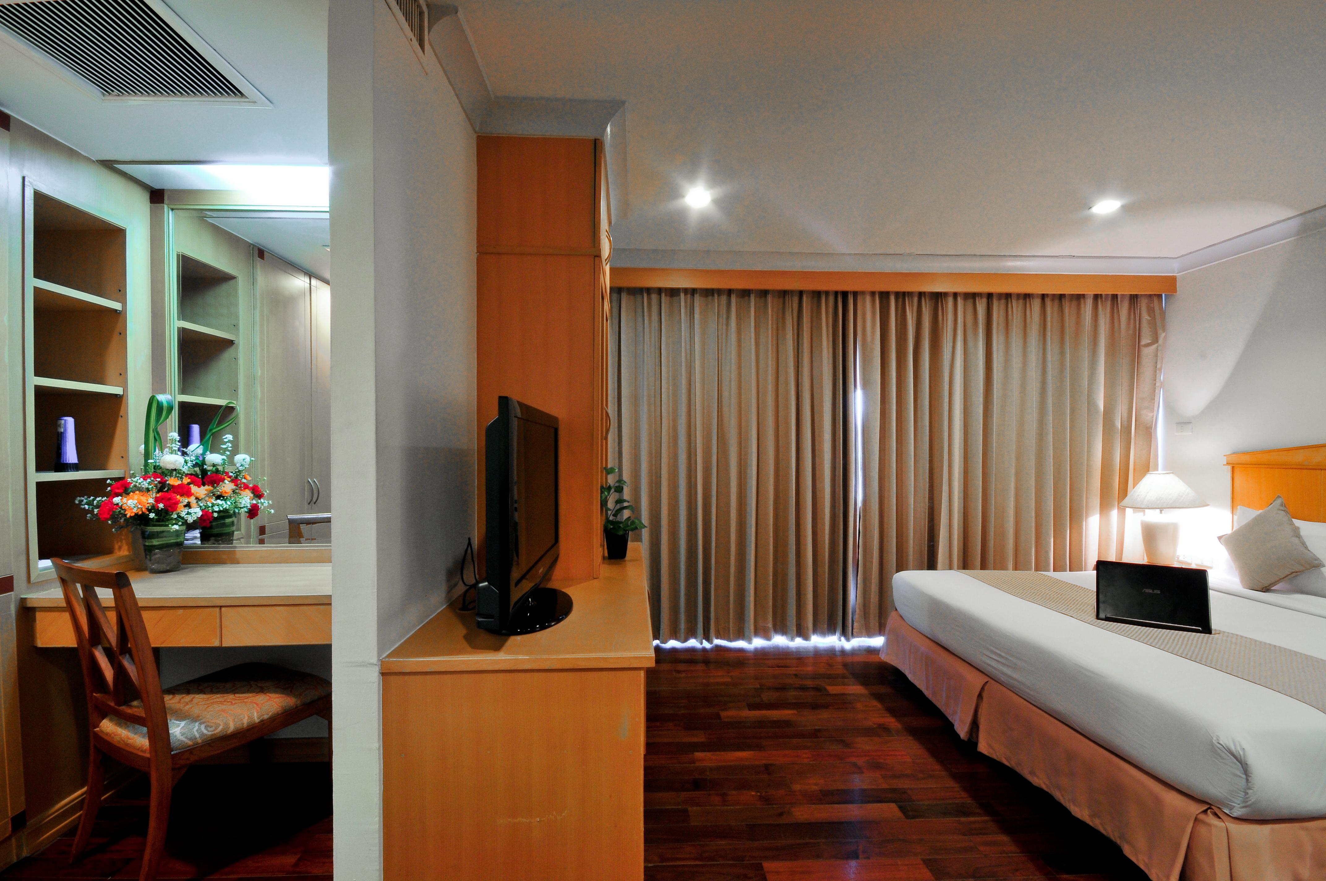Admiral Suites Bangkok Buitenkant foto
