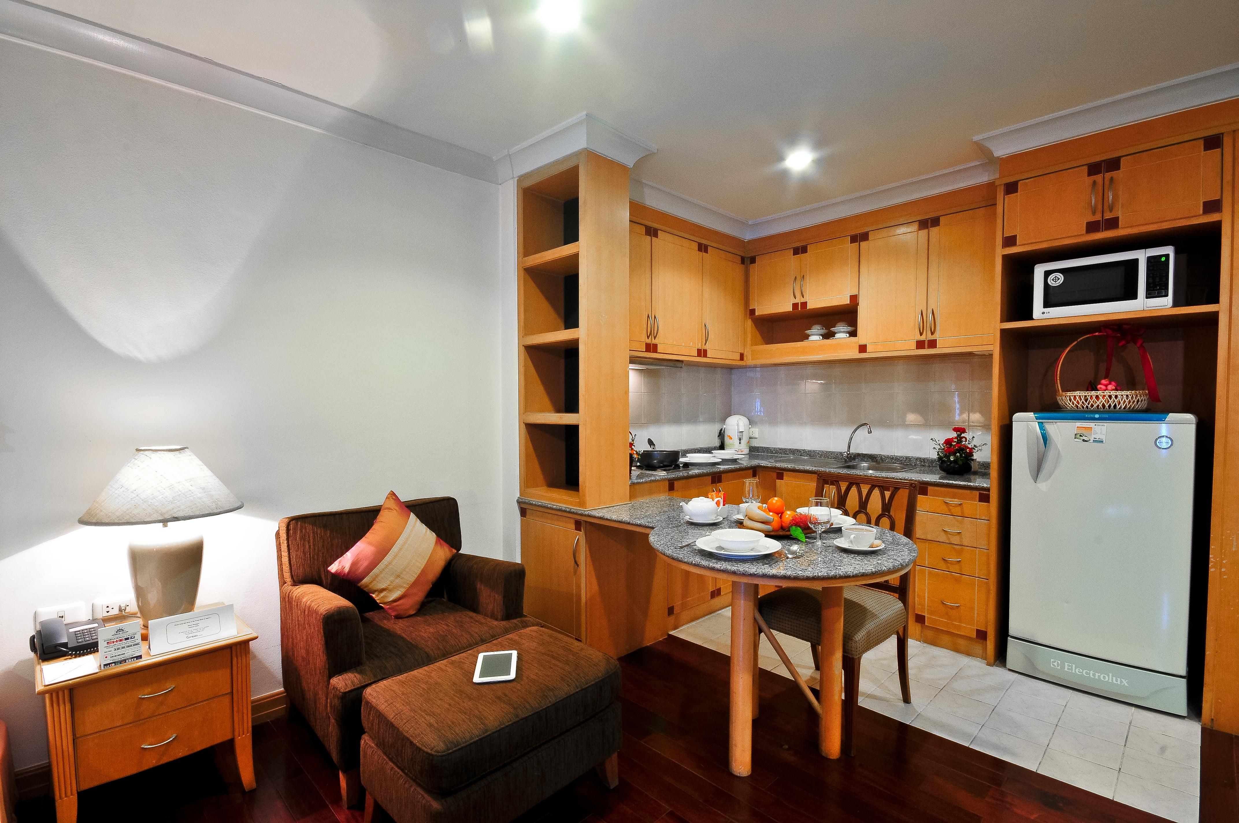 Admiral Suites Bangkok Buitenkant foto