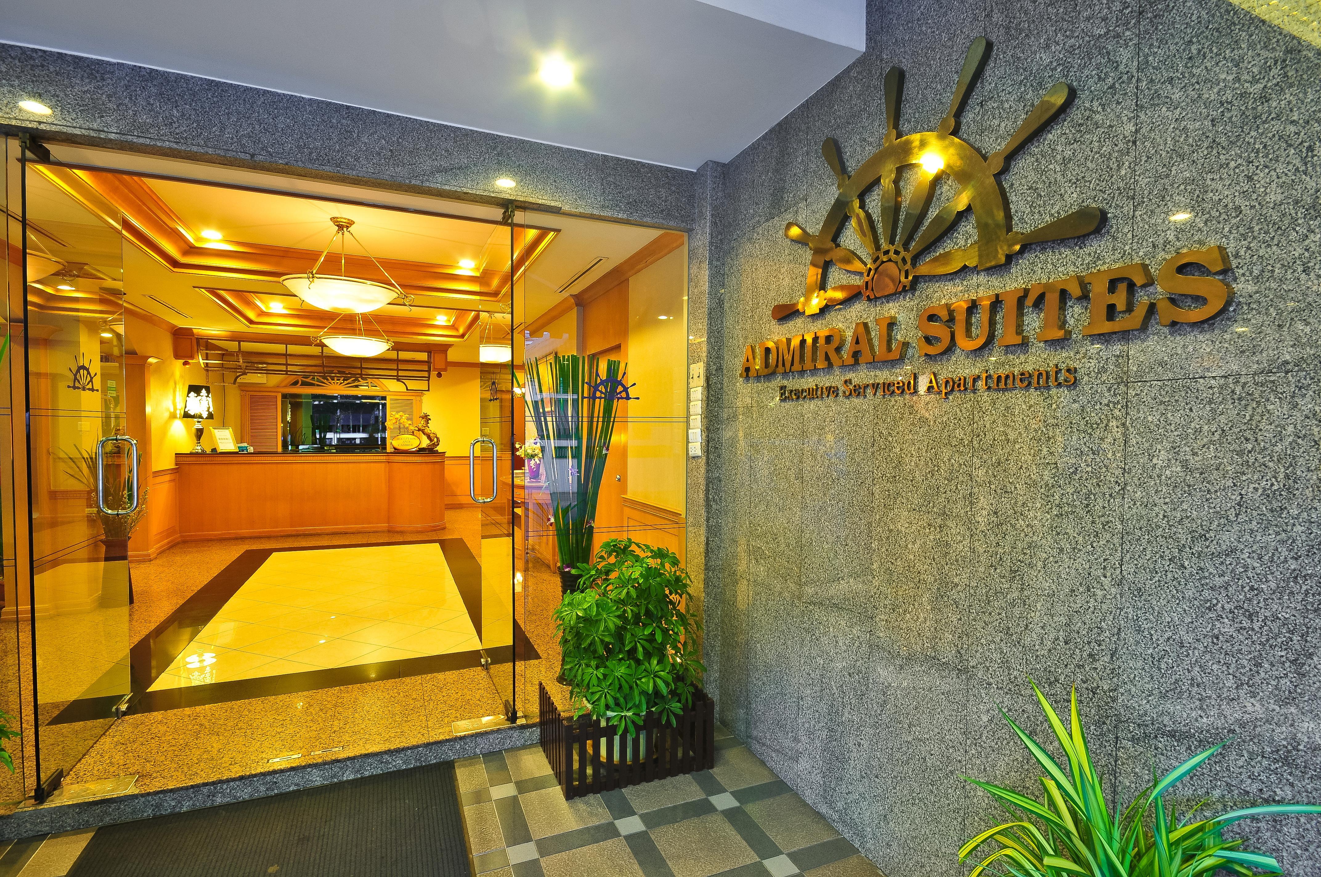 Admiral Suites Bangkok Buitenkant foto