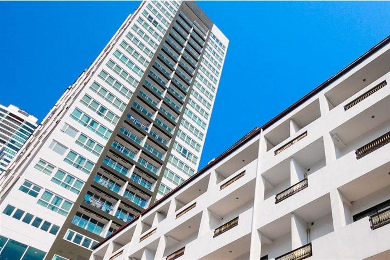 Admiral Suites Bangkok Buitenkant foto
