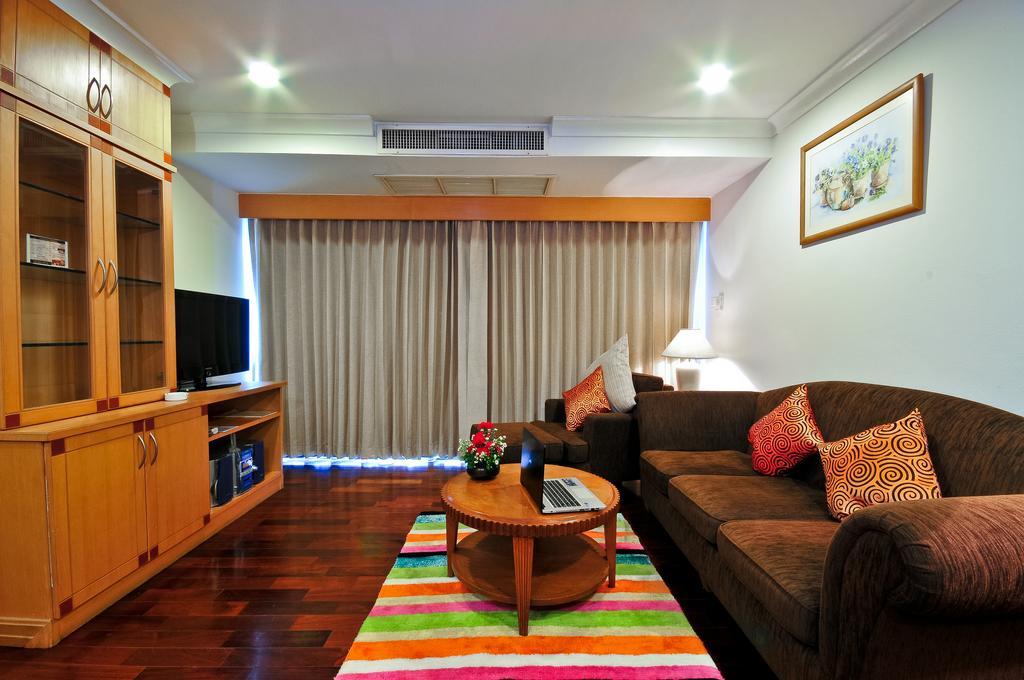 Admiral Suites Bangkok Buitenkant foto