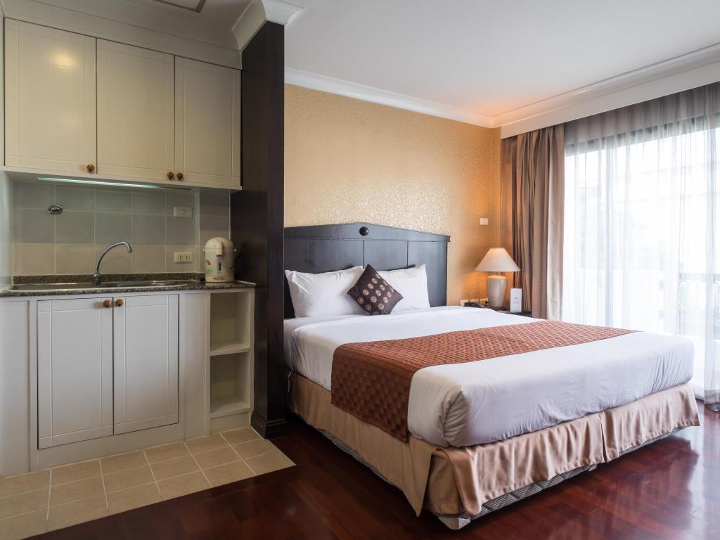 Admiral Suites Bangkok Buitenkant foto