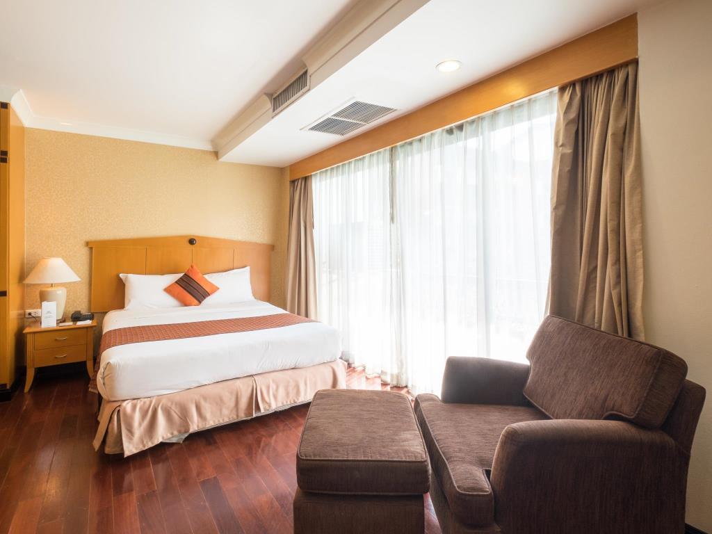 Admiral Suites Bangkok Buitenkant foto