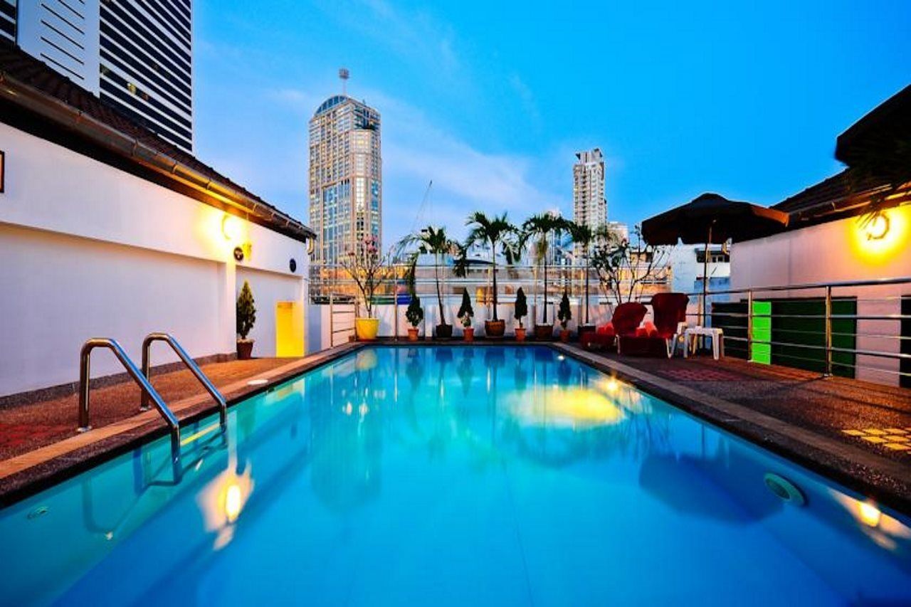 Admiral Suites Bangkok Buitenkant foto