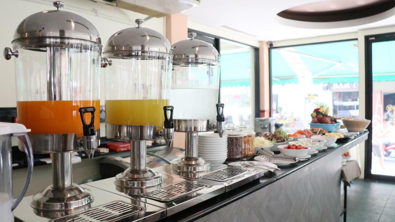 Admiral Suites Bangkok Buitenkant foto